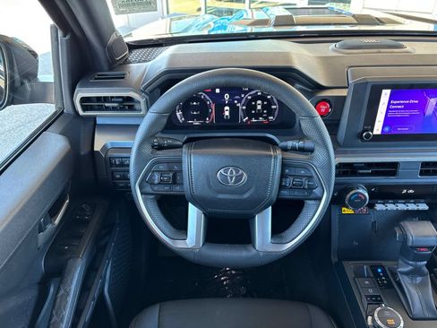 Used 2025 Toyota Tacoma TRD Sport w/ TRD Sport Upgrade Package AWD/4WD image 10