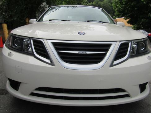 Used 2008 Saab 9-3 2.0T w/ Moonroof Package FWD image 21