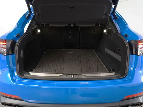 Used 2022 Maserati Levante F Tributo image 13