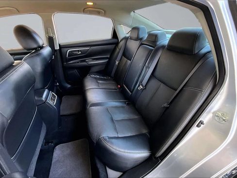 Used 2018 Nissan Altima 2.5 SL FWD image 19