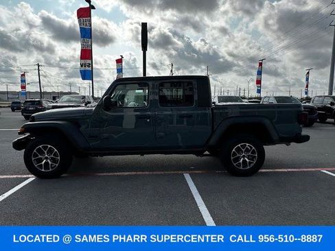 Used 2025 Jeep Gladiator Sport AWD/4WD image 6