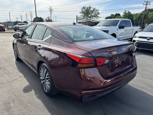 Used 2025 Nissan Altima 2.5 SV FWD image 7