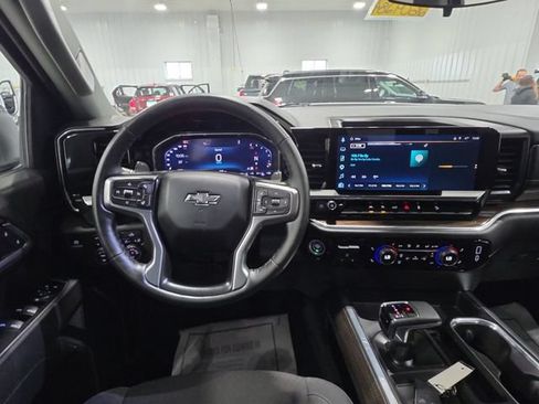 Used 2025 Chevrolet Silverado 1500 RST AWD/4WD image 10