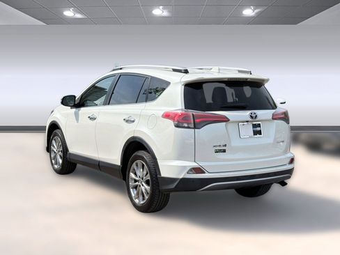Used 2017 Toyota RAV4 Limited FWD image 3