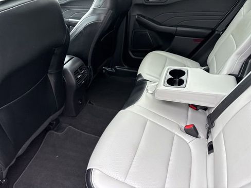 Used 2023 Ford Escape Platinum image 30