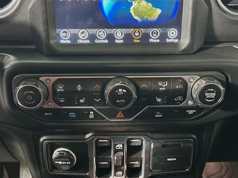 Used 2023 Jeep Wrangler Sahara w/ Cold Weather Group image 23