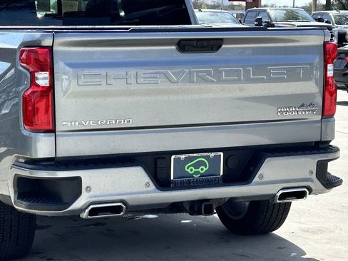 Used 2025 Chevrolet Silverado 1500 High Country w/ High Country Premium Package AWD/4WD image 6