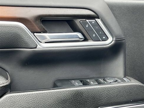 Used 2024 GMC Sierra 2500 Denali w/ Denali Reserve Package image 12