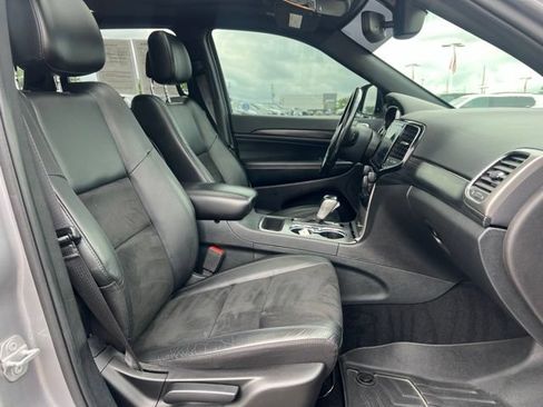 Used 2019 Jeep Grand Cherokee Altitude AWD/4WD image 11