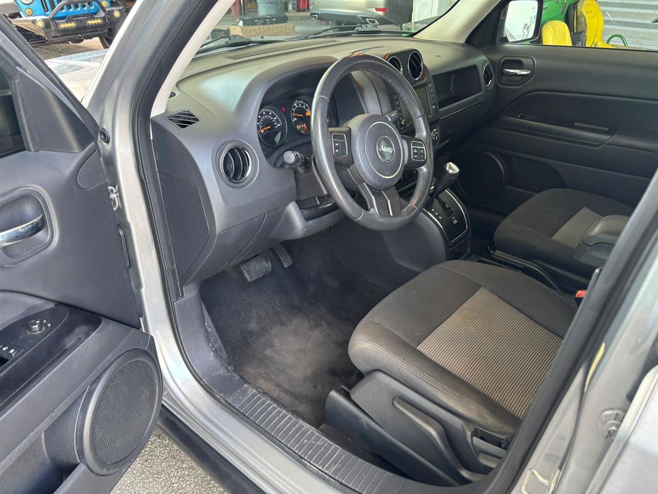 Used 2015 Jeep Patriot Latitude FWD image 8