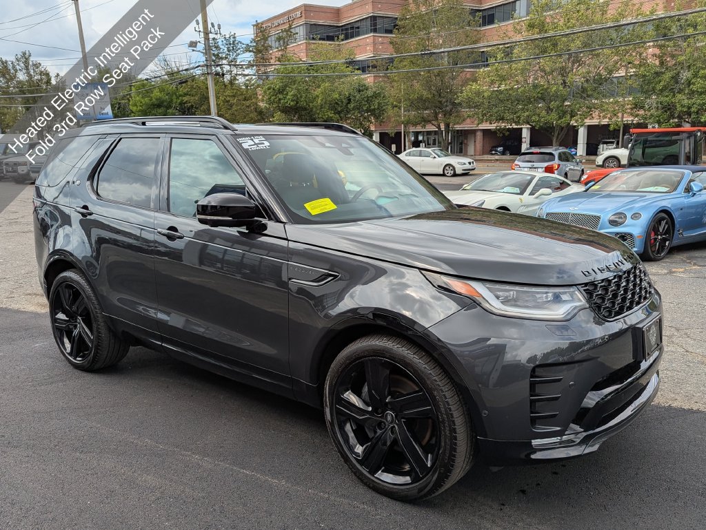 Used 2025 Land Rover Discovery Dynamic SE AWD/4WD image 6