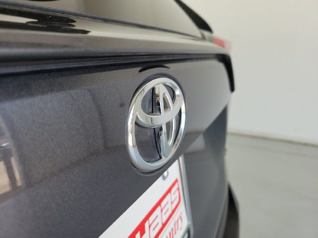 Used 2019 Toyota RAV4 XLE FWD image 10