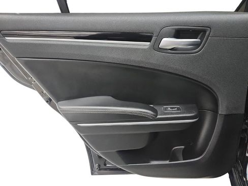 Used 2021 Chrysler 300 S image 30