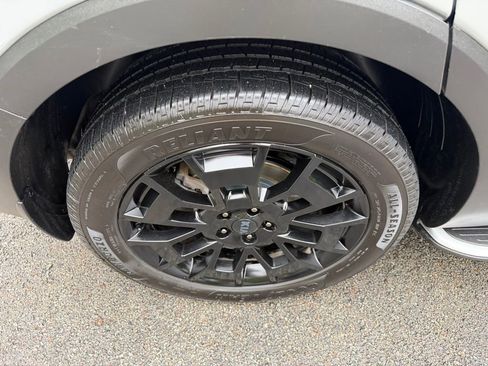 Used 2021 Kia Telluride EX w/ EX Premium Package AWD/4WD image 9