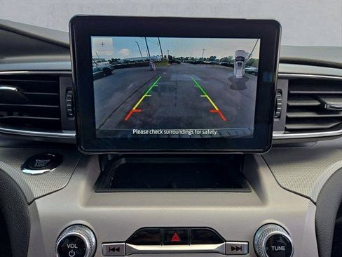 Certified 2023 Ford Explorer XLT w/ Equipment Group 202A AWD/4WD image 19