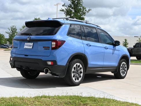 Used 2024 Honda Passport TrailSport image 9