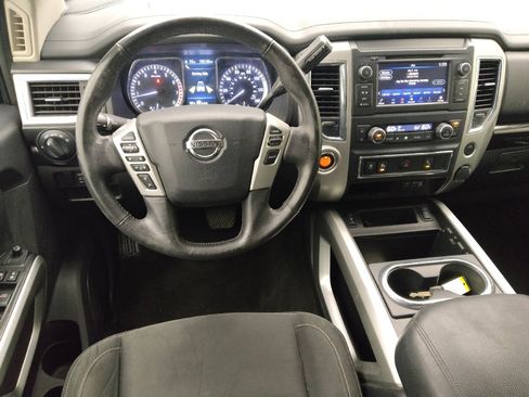 Used 2019 Nissan Titan SV w/ SV Convenience Package image 22