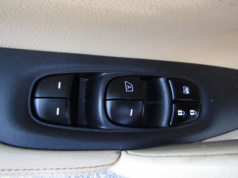 Used 2015 Nissan Rogue S image 11