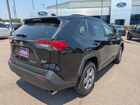 Used 2025 Toyota RAV4 XLE AWD/4WD image 5