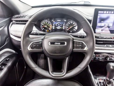 Used 2023 Jeep Compass Latitude image 24