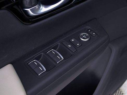 Used 2025 Honda CR-V EX-L image 18