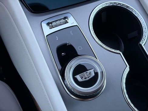 New 2026 Cadillac Vistiq Premium Luxury AWD/4WD image 17