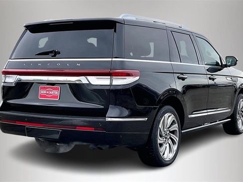 Used 2022 Lincoln Navigator Reserve image 5