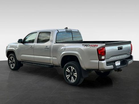 Used 2019 Toyota Tacoma SR5 AWD/4WD image 5