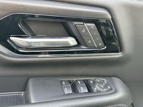 Used 2025 GMC Yukon Denali AWD/4WD image 23