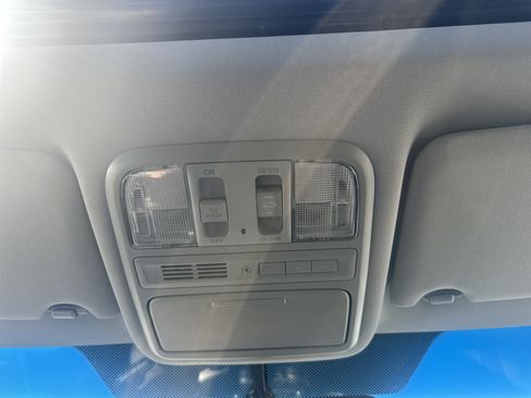 Used 2012 Honda Pilot Touring image 37