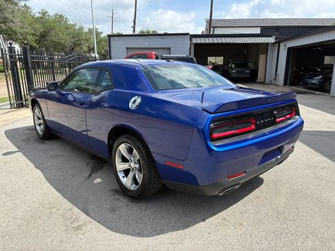 Used 2021 Dodge Challenger SXT RWD image 5