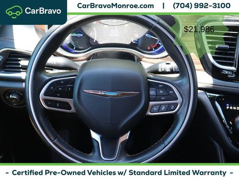 Used 2021 Chrysler Pacifica Pinnacle FWD image 23