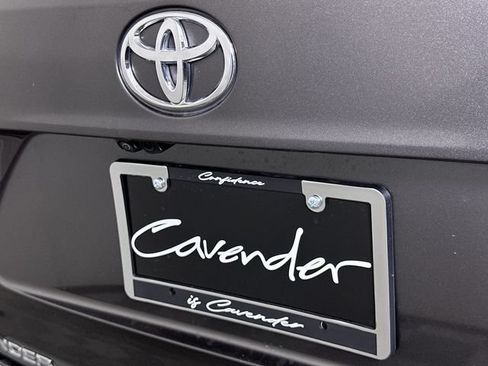 Used 2023 Toyota Highlander Platinum FWD image 32