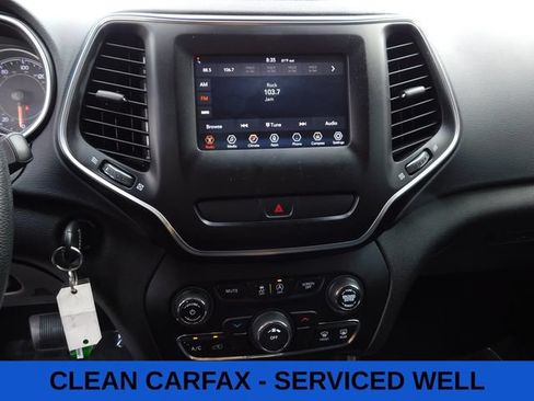 Used 2019 Jeep Cherokee Latitude w/ Popular Appearance Group FWD image 16