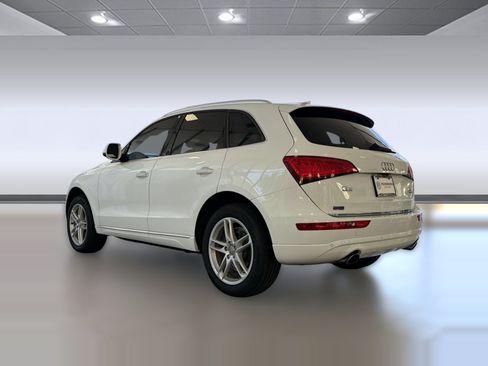 Used 2017 Audi Q5 2.0T Premium Plus w/ Technology Package AWD/4WD image 3