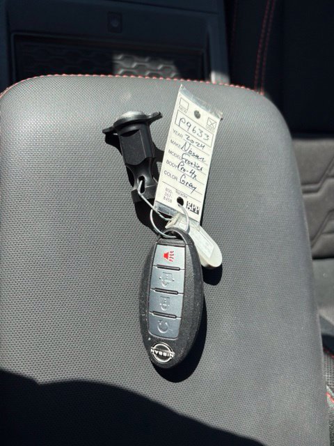 Used 2024 Nissan Frontier PRO-4X w/ Pro Convenience Package AWD/4WD image 6