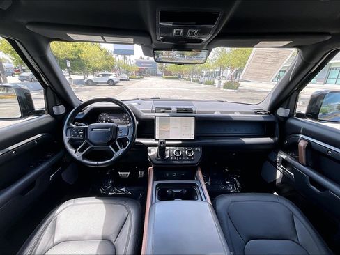 Used 2024 Land Rover Defender 130 X AWD/4WD image 15