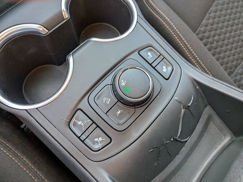 Used 2021 GMC Terrain SLE w/ Driver Convenience Package FWD image 20