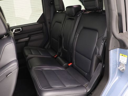 Used 2025 Ford Bronco Outer Banks image 12