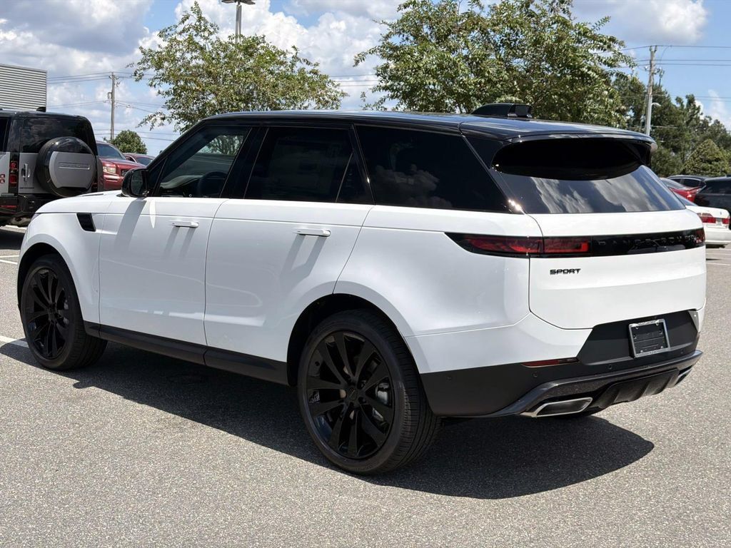 New 2026 Land Rover Range Rover Sport SE AWD/4WD image 3