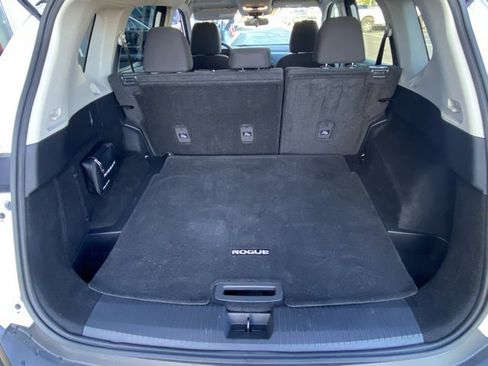 Used 2023 Nissan Rogue S image 22