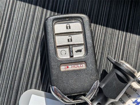 Used 2016 Honda Pilot Touring image 34