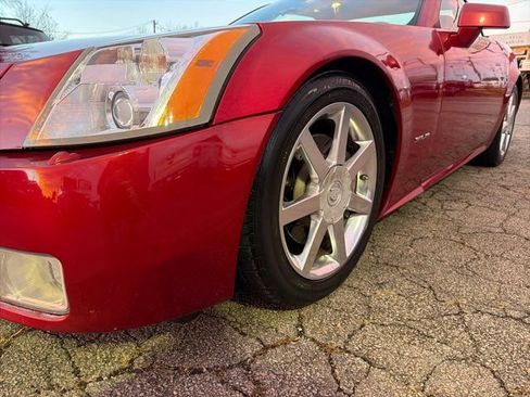 Used 2005 Cadillac XLR RWD image 13