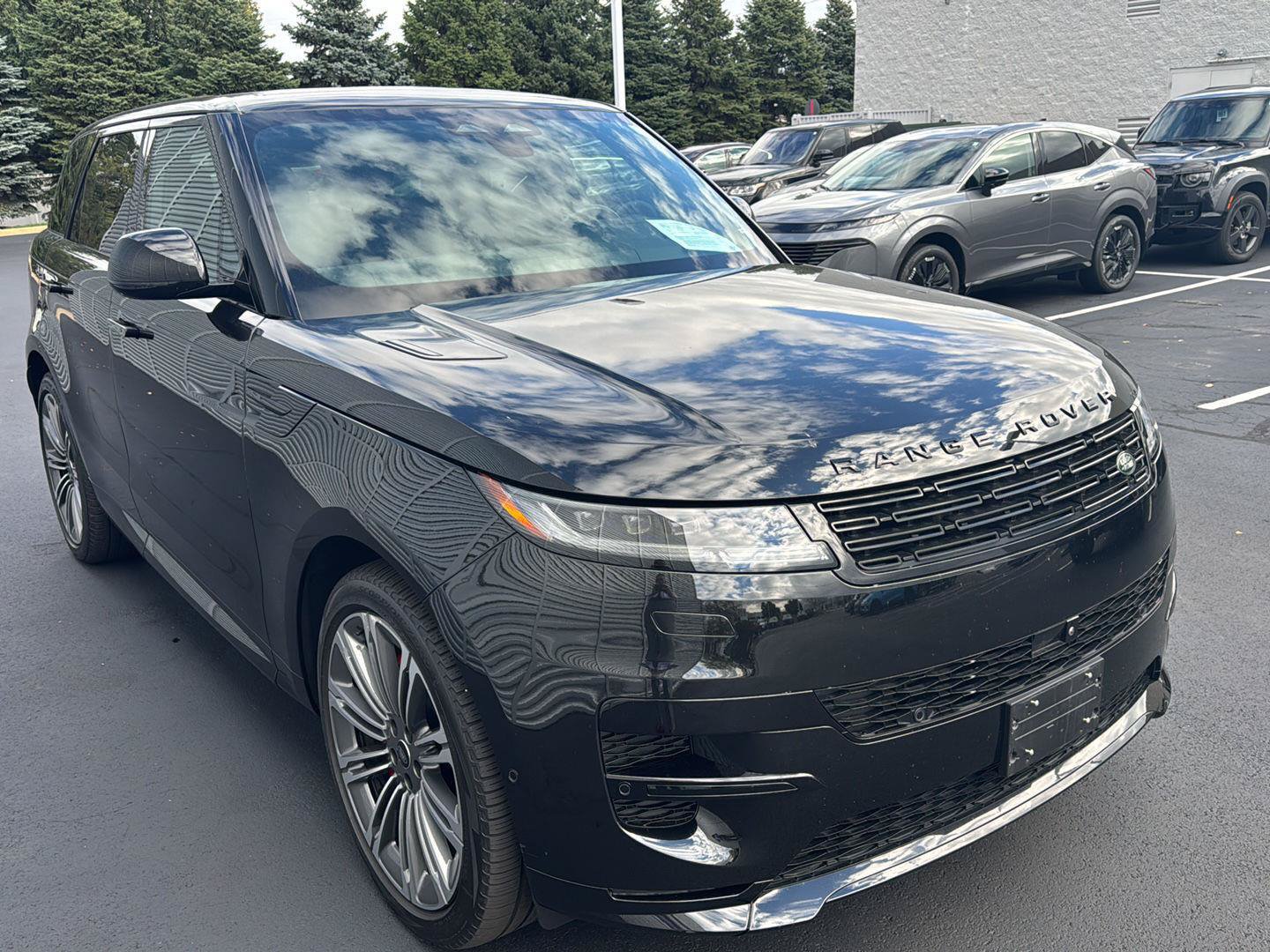 Certified 2024 Land Rover Range Rover Sport Dynamic SE AWD/4WD image 4