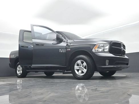 Used 2018 RAM 1500 Express AWD/4WD image 68