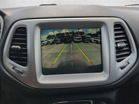 Used 2020 Jeep Compass Latitude w/ Popular Equipment Group AWD/4WD image 19