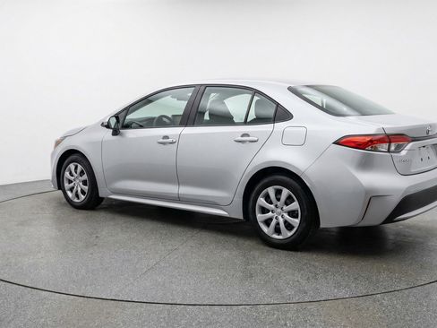 Used 2025 Toyota Corolla LE image 6