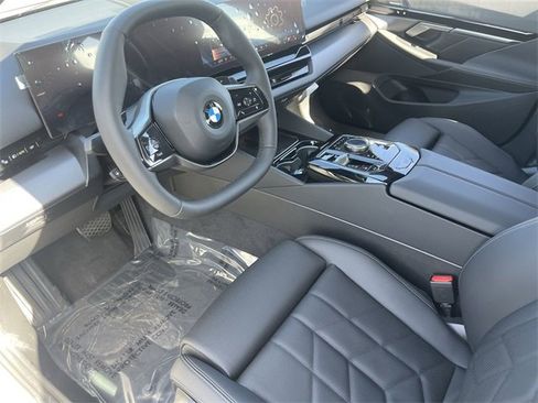 New 2025 BMW 530i image 18