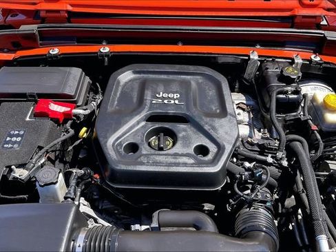 Used 2018 Jeep Wrangler Unlimited Sahara AWD/4WD image 32