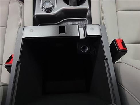 New 2026 Ford Explorer Active w/ Active Comfort Package image 19